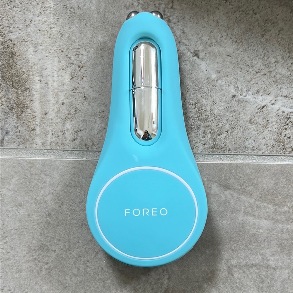 Foreo Blue Bear 2 eyes and lips microcurrent device